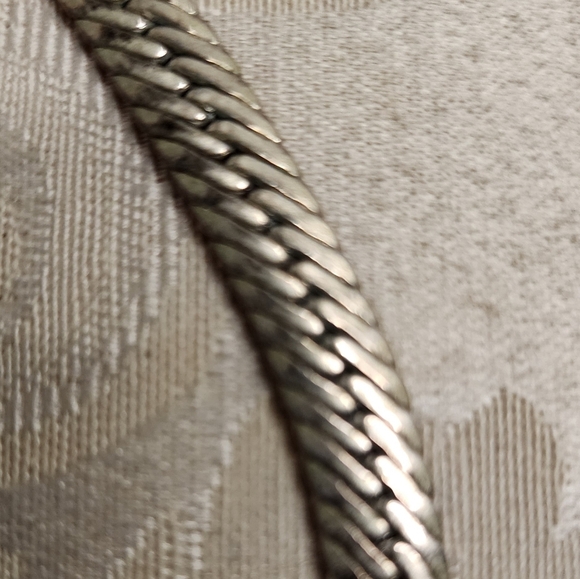 Vintage 80s Silver Plated Necklace with Intricate Detailing - Picture 5 of 8